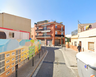 Vista exterior de Casa adosada en venda en Santa Coloma de Gramenet amb Terrassa