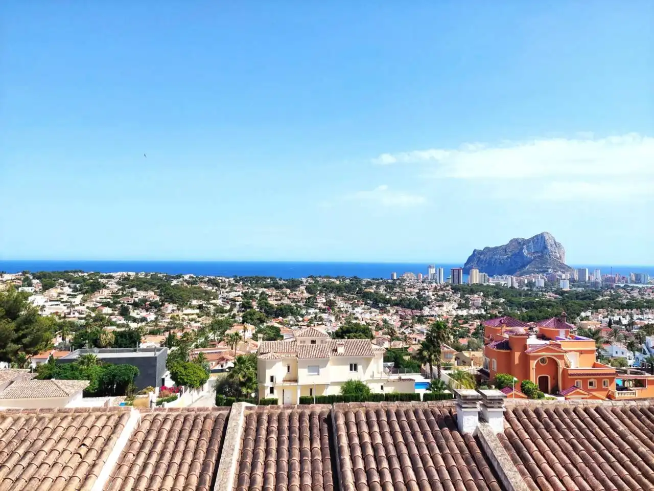 Vista exterior de Casa adosada en venda en Calpe / Calp amb Aire condicionat, Terrassa i Moblat