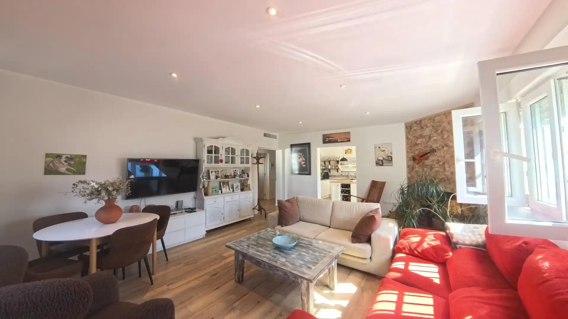 Sala d'estar de Casa o xalet en venda en El Puerto de Santa María amb Aire condicionat, Jardí privat i Traster