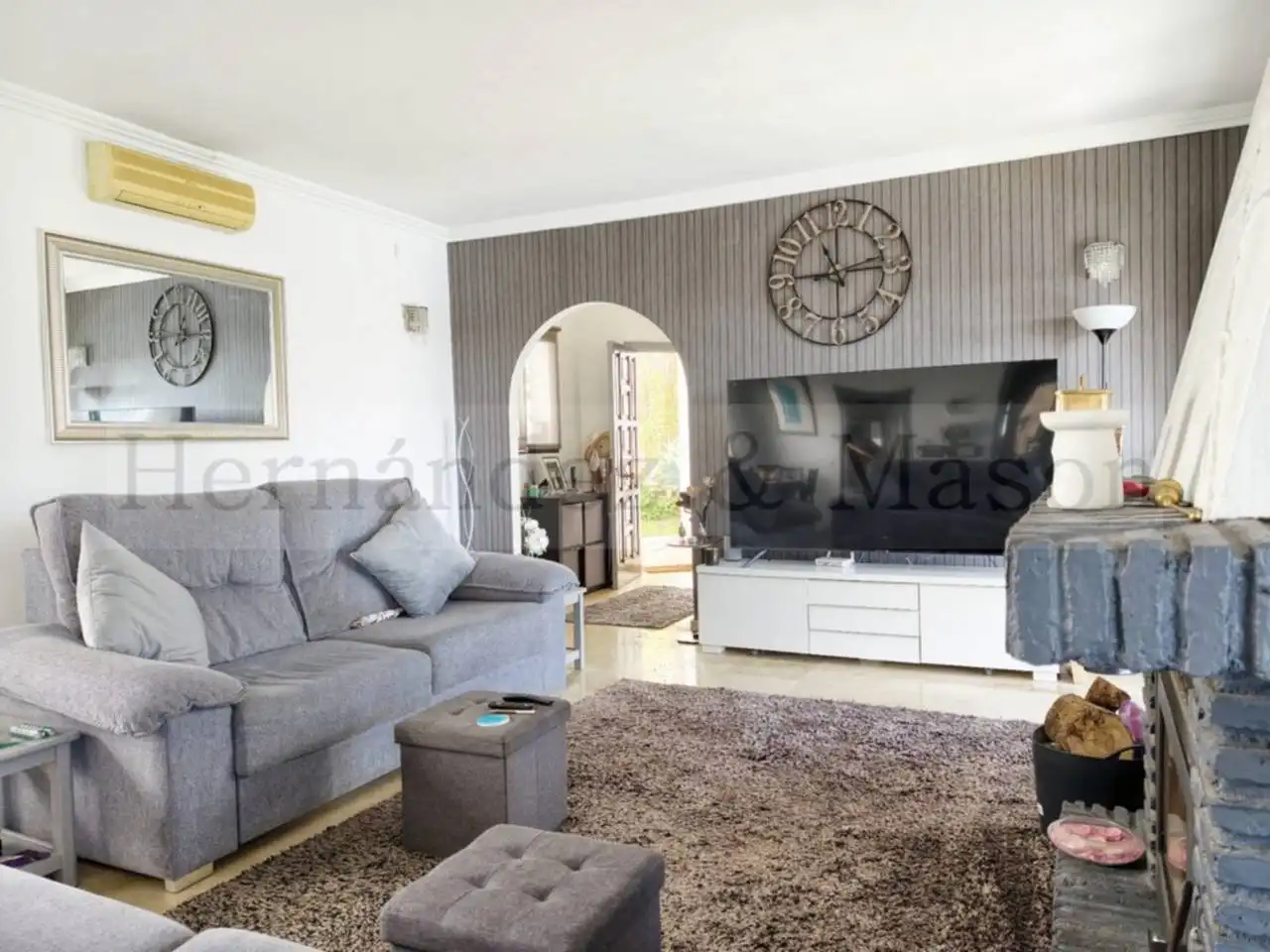 Living room of Houses for sale in Benalmádena  with Air Conditioner, Terrace and Swimming Pool