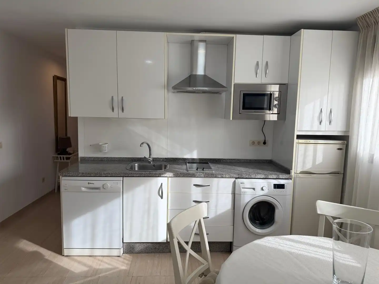 Cocina de Apartamento de alquiler en Fuengirola con Aire acondicionado, Calefacción y Terraza