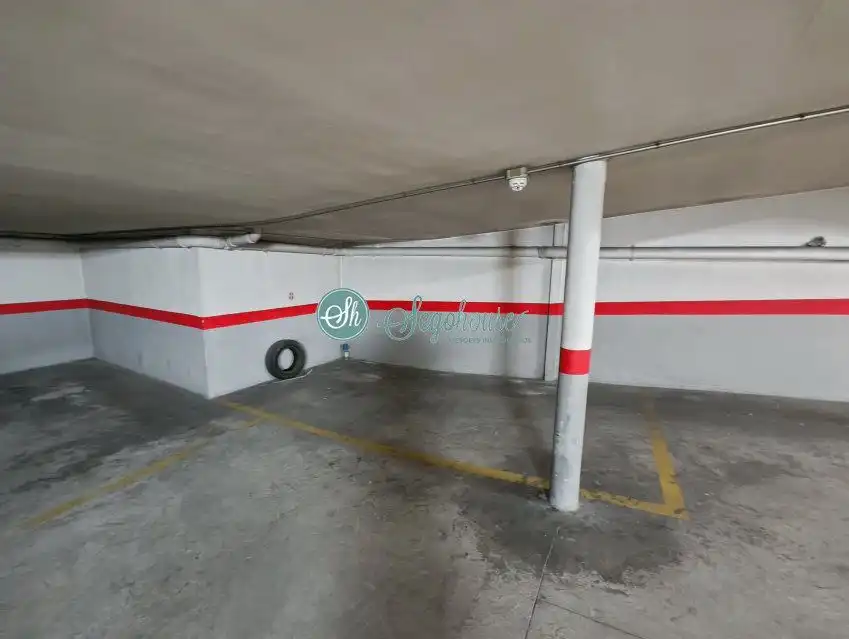 Parking de Piso en venta en Segovia con Calefacción, Parquet y Trastero