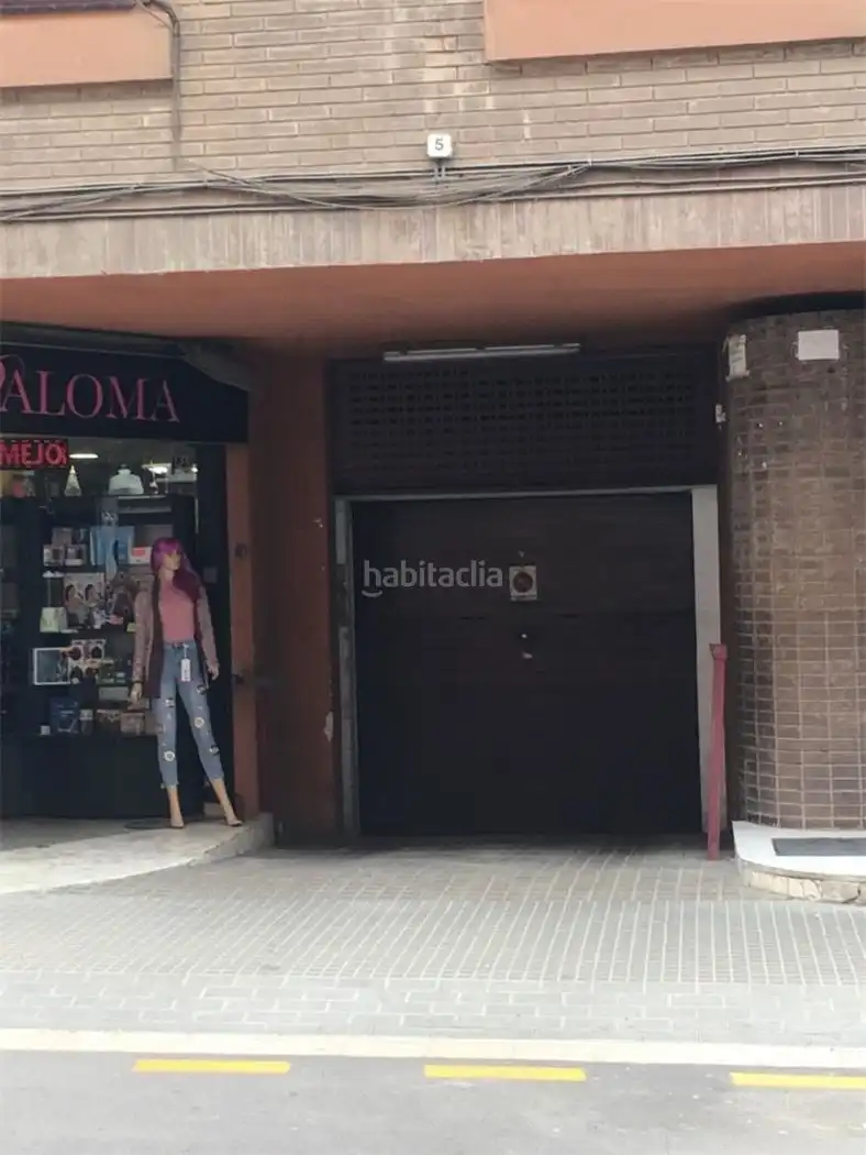 Moto de lloguer a Carrer de Francesc Llunell 51, imagen 2