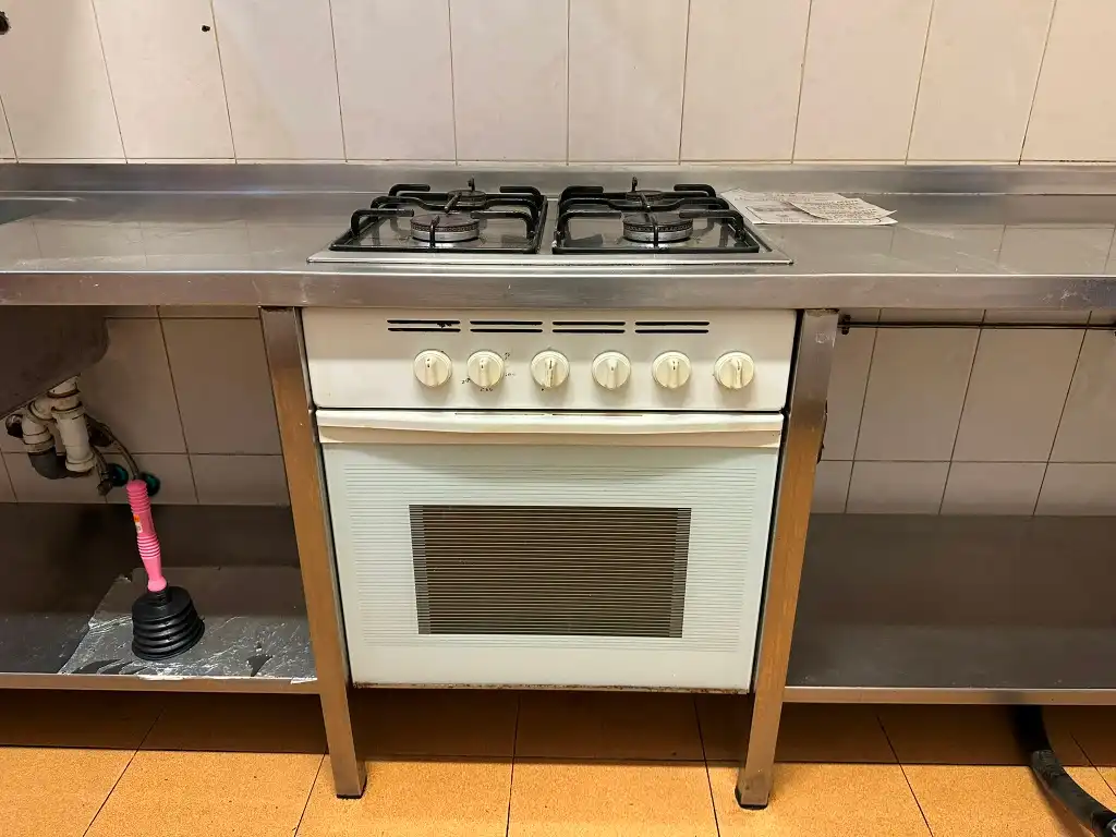 Cocina de Local de alquiler en Gijón  con Amueblado