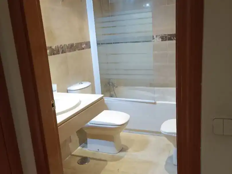 Bany de Pis en venda en Rivas-Vaciamadrid amb Piscina i Balcó