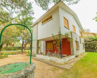 Vista exterior de Casa o xalet en venda en Alpedrete amb Calefacció, Jardí privat i Terrassa