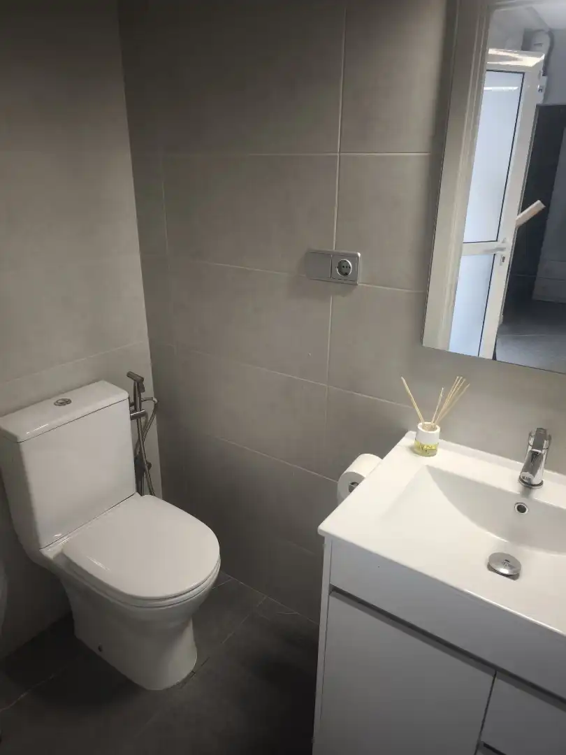 Baño de Local de alquiler en Mataró con Aire acondicionado