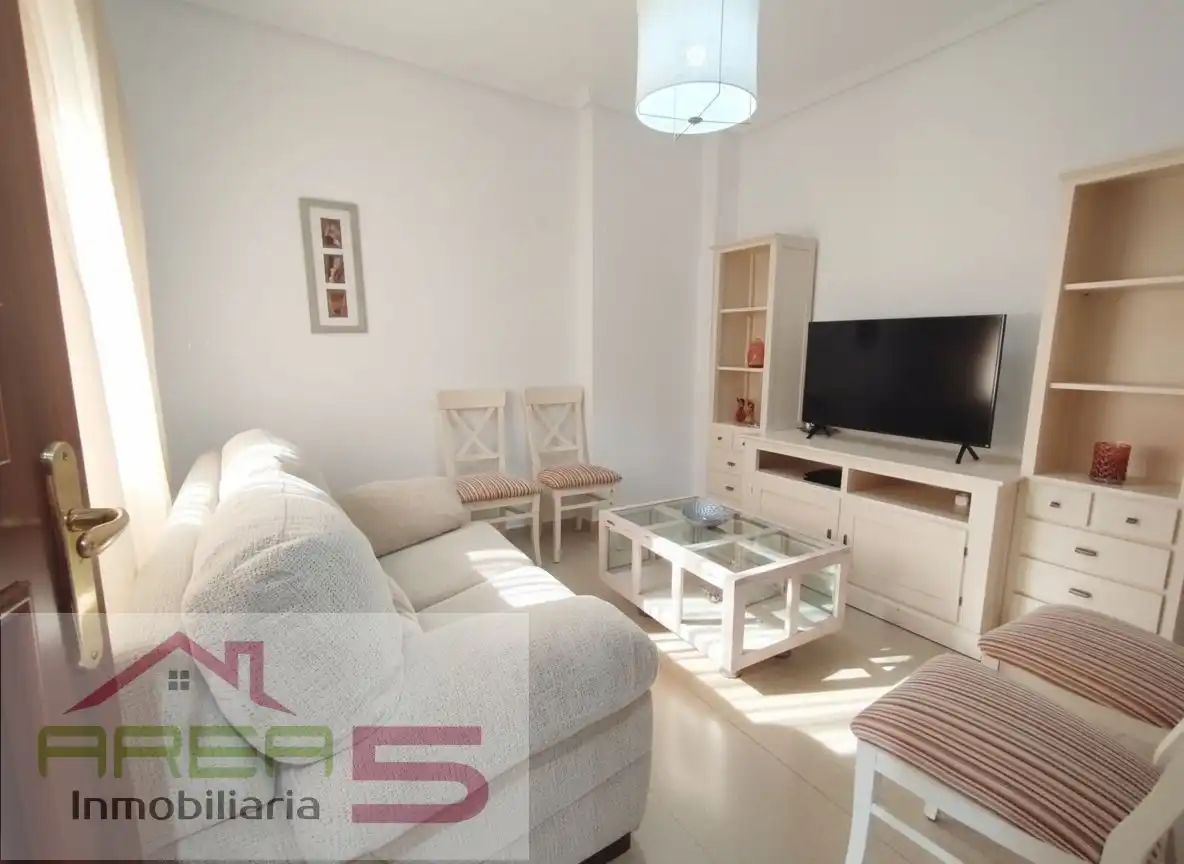 Sala d'estar de Casa adosada de lloguer en Mérida amb Aire condicionat, Calefacció i Parquet