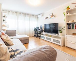 Living room of Single-family semi-detached for sale in Chiva  with Terrace, Storage room and Balcony