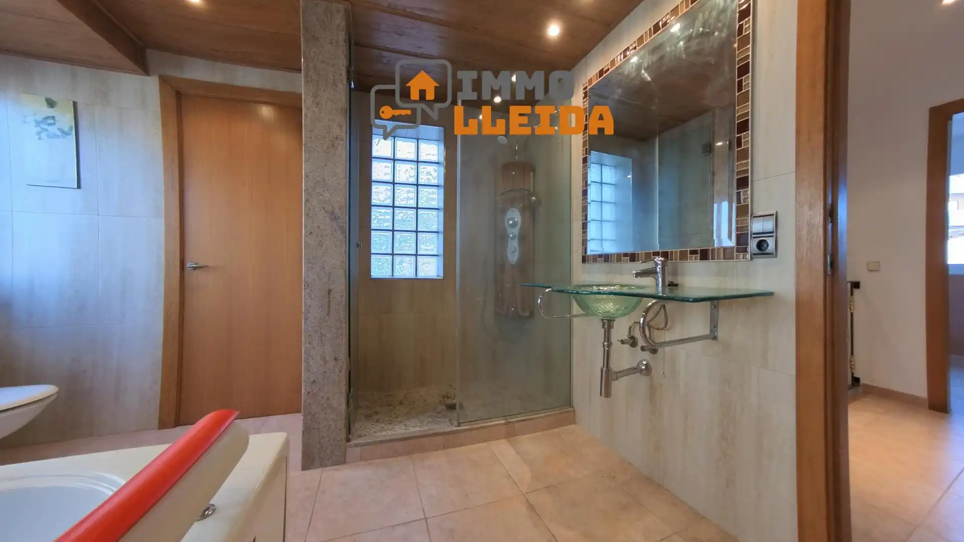 Baño de Casa adosada en venta en Balaguer con Calefacción y Terraza