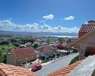 Vista exterior de Casa o xalet en venda en Cangas  amb Calefacció, Parquet i Terrassa