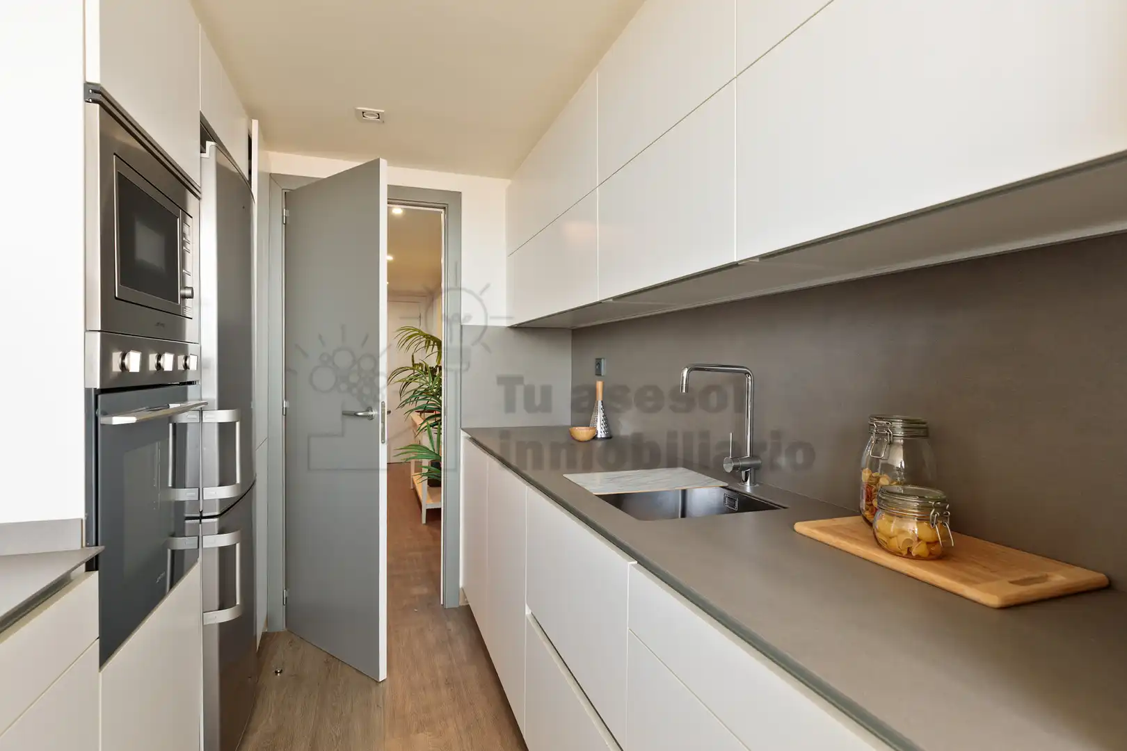 Cocina de Piso en venta en Barcelona con Aire acondicionado, Calefacción y Jardín privado