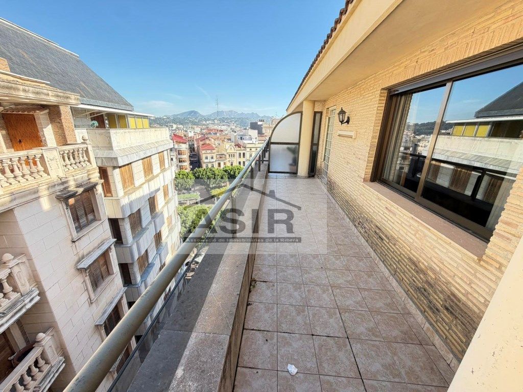 Vista exterior de Ático en venta en Alzira con Aire acondicionado y Terraza