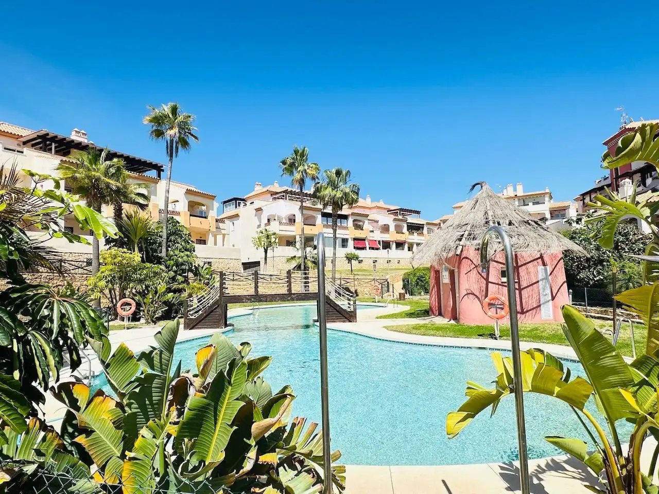 Exterior view of Flat for sale in Vélez-Málaga  with Air Conditioner, Heating and Storage room