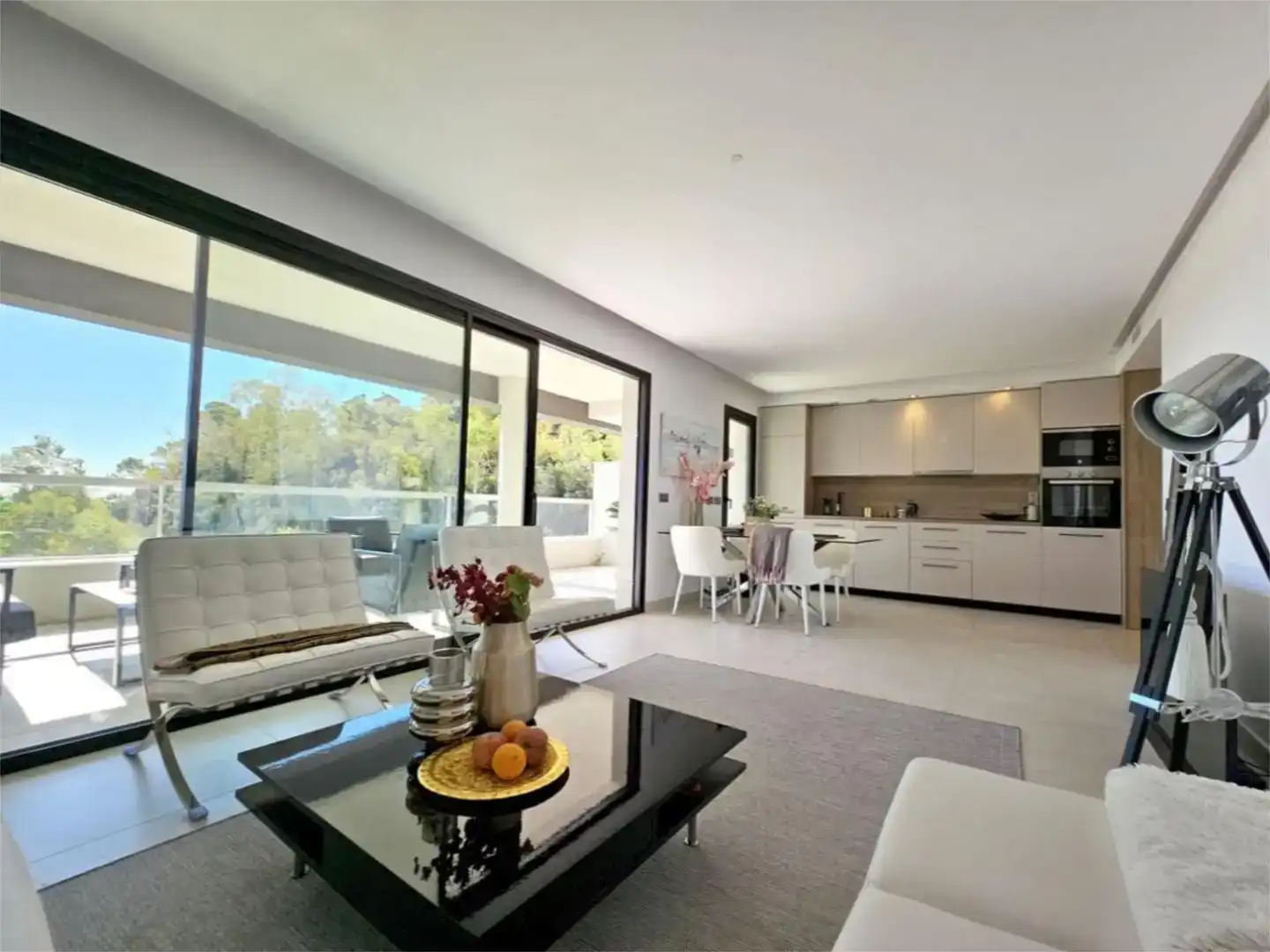 Sala de estar de Piso en venta en Nueva Andalucía