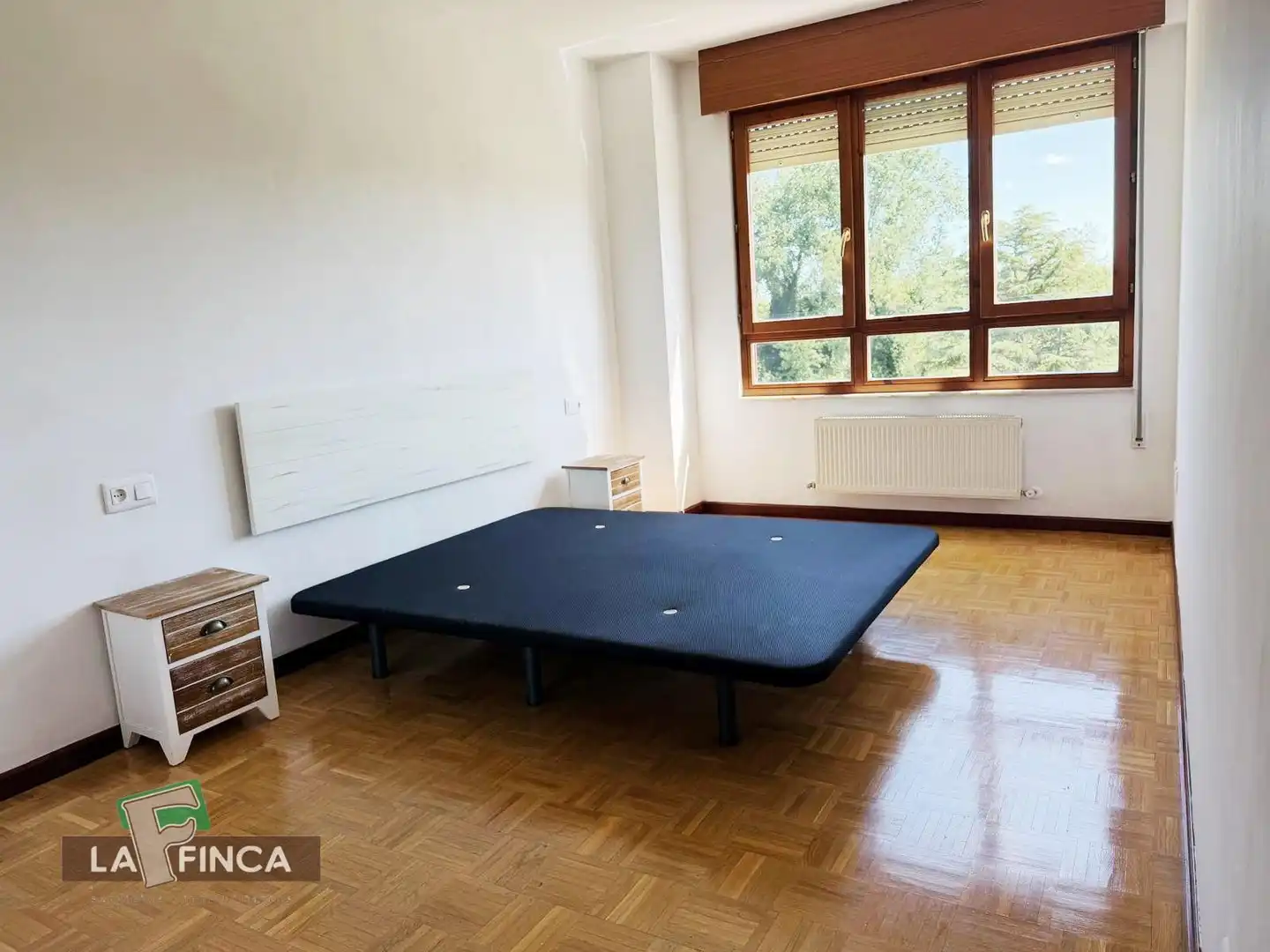 Bedroom of Flat for rent in Oviedo   with Heating, Parquet flooring and Terrace