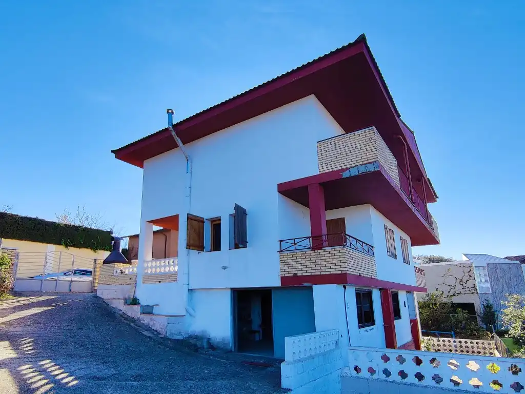 Außenansicht von Haus oder Chalet zum Verkauf in Barbastro
