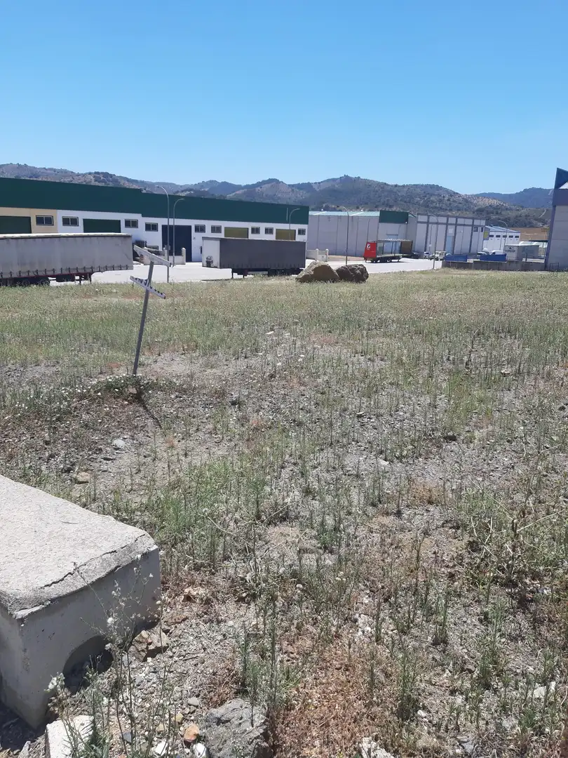 Terreno industrial en venta en Colmenar