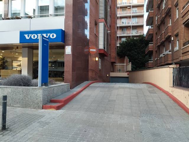 Garaje en Alquiler en Via Augusta, 232 en Sant Gervasi- Galvany