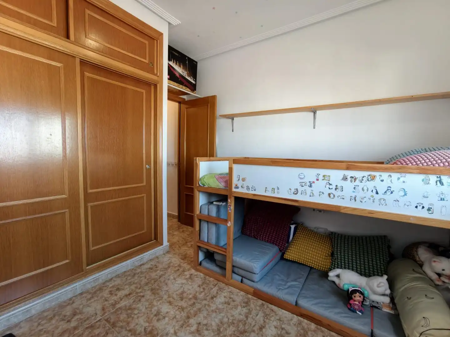 Schlafzimmer von Dachboden zum Verkauf in Orihuela mit Terrasse, Möbliert und Gemeinschaftspool