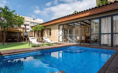 Swimming pool of Flat for sale in Vilanova i la Geltrú  with Air Conditioner, Terrace and Swimming Pool