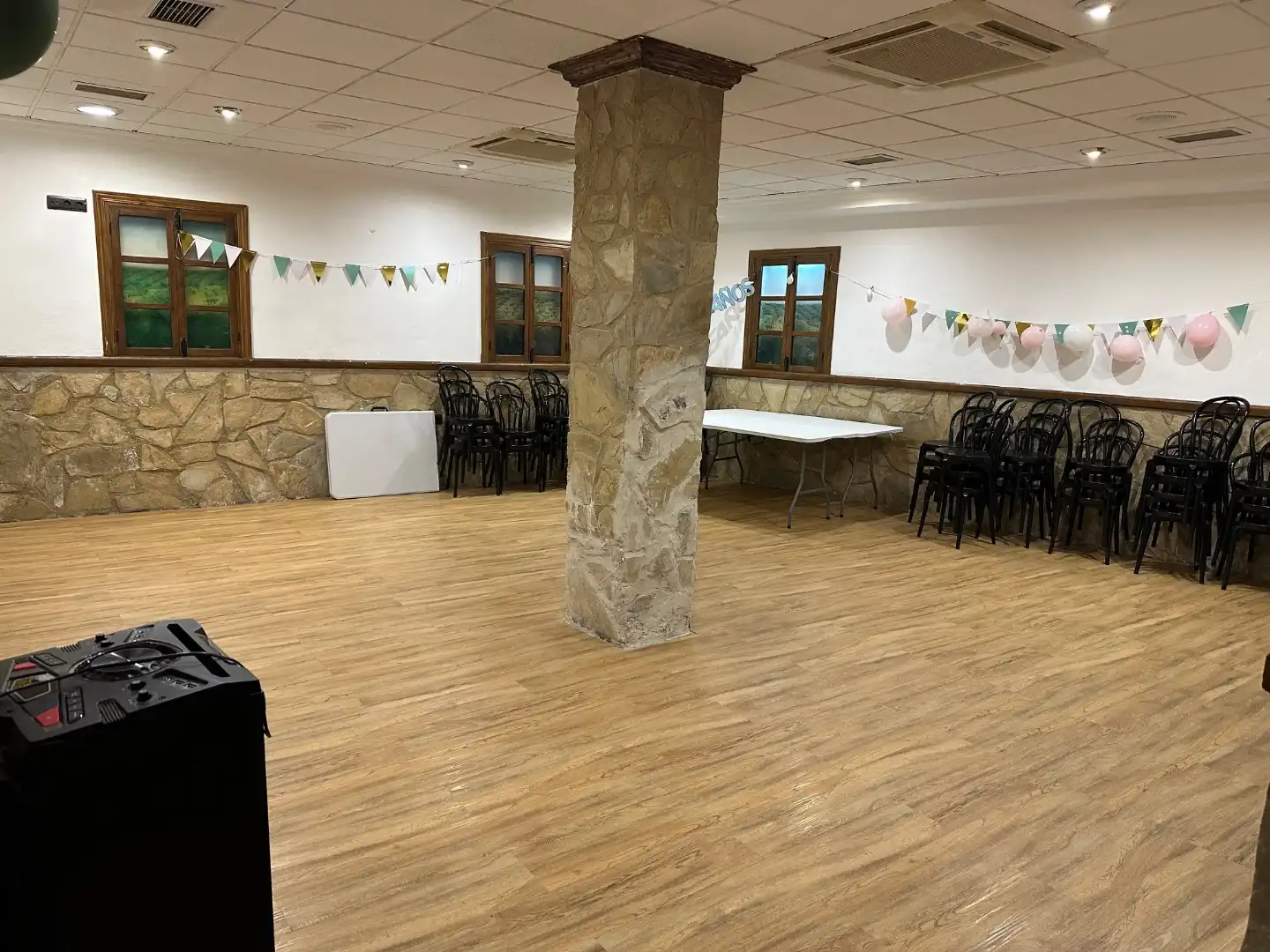 Commercial properties for sale in Úbeda  with Air Conditioner, Heating and Parquet flooring