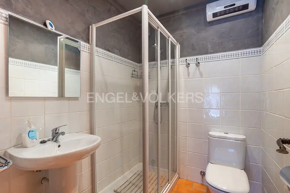 Bathroom of Houses for sale in La Vall de Laguar  with Air Conditioner, Heating and Terrace