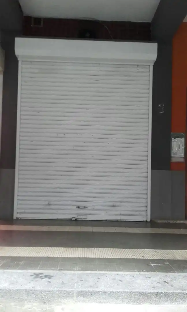 Vista exterior de Local en venta en Errenteria con Calefacción, Amueblado y Alarma