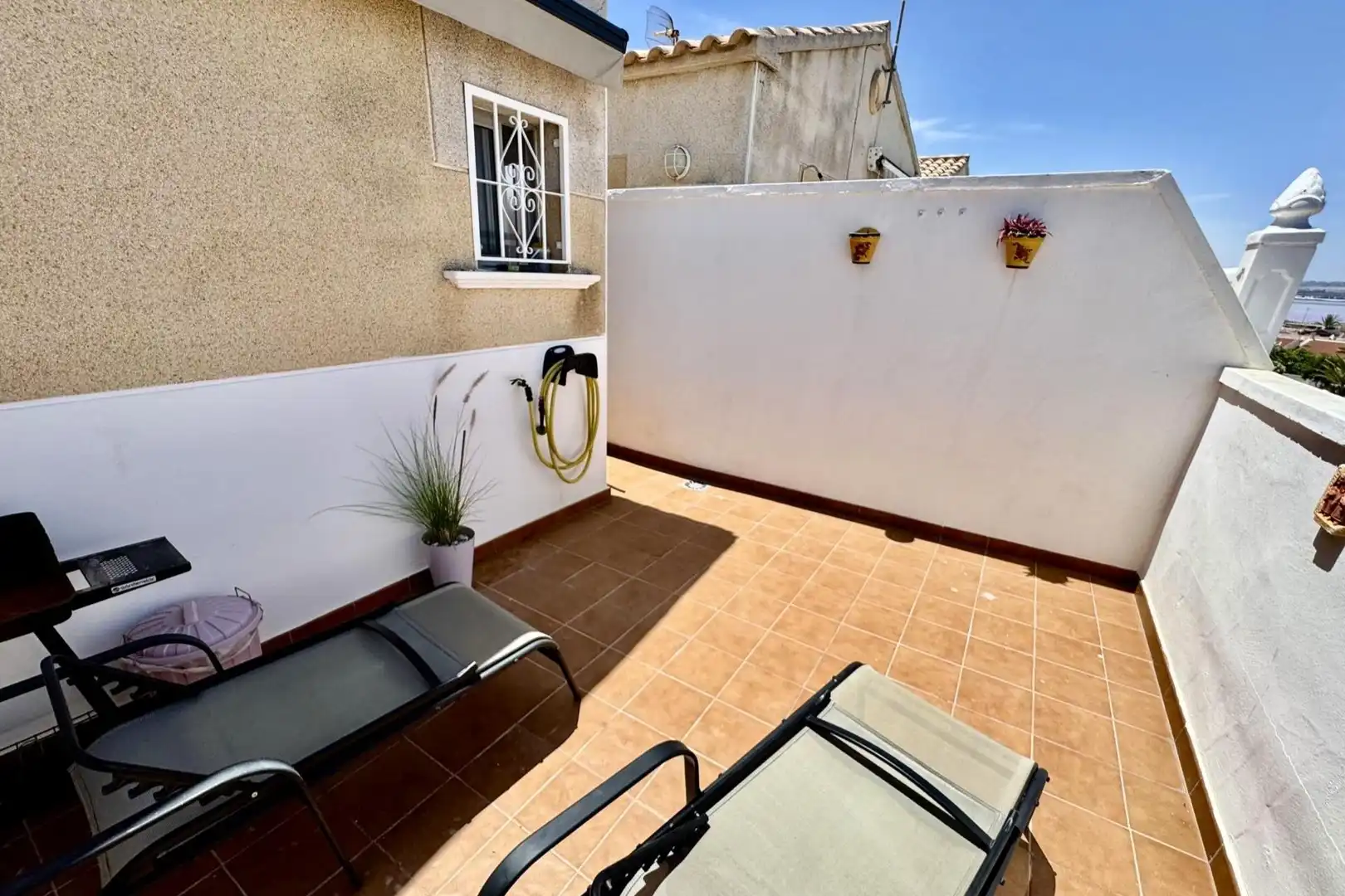 Terraza de Casa adosada en venta en Torrevieja con Aire acondicionado, Calefacción y Jardín privado