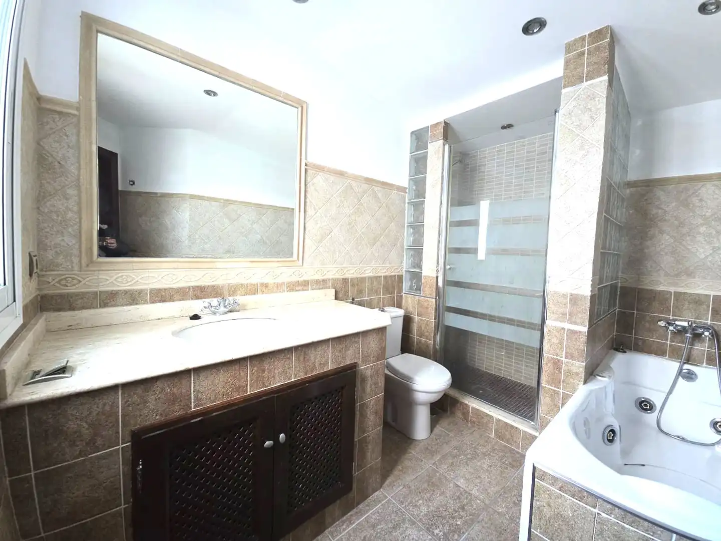 Baño de Dúplex en venta en Marbella con Aire acondicionado, Calefacción y Trastero