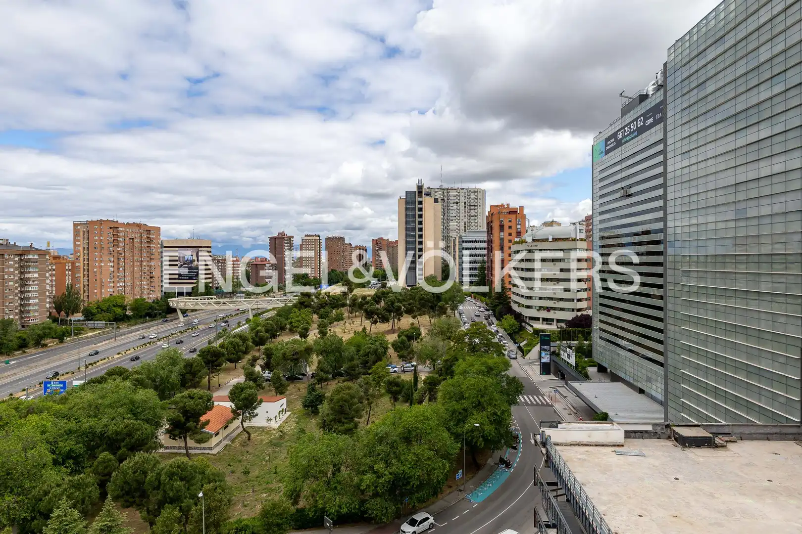 Vista exterior de Pis en venda en Madrid amb Aire condicionat, Calefacció i Traster