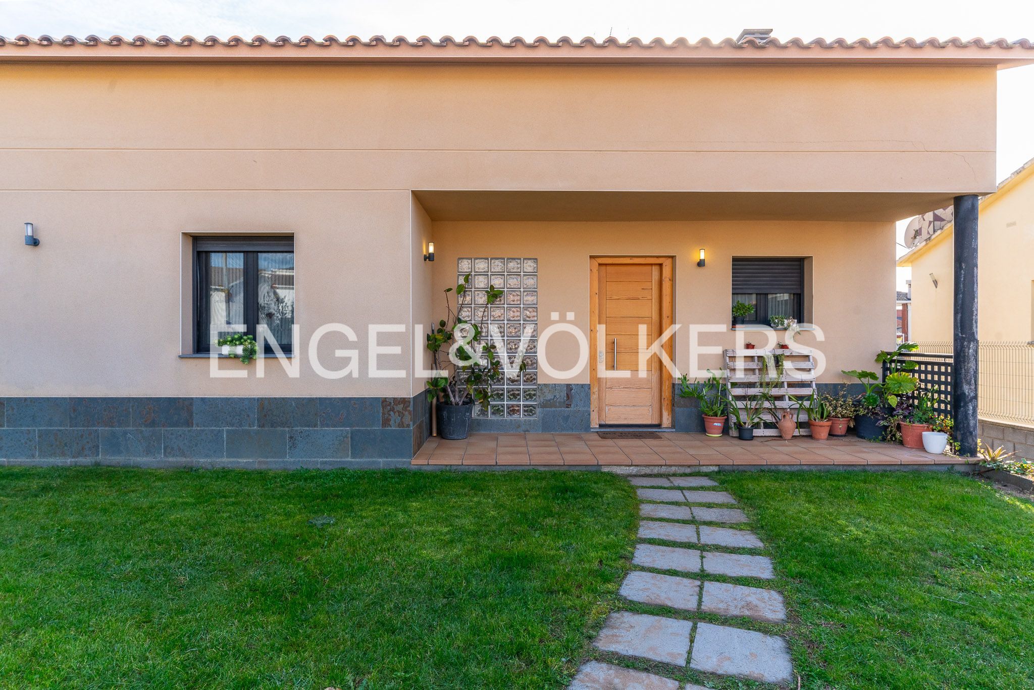 Vista exterior de Casa o xalet en venda en Cànoves I Samalús amb Aire condicionat, Calefacció i Jardí privat