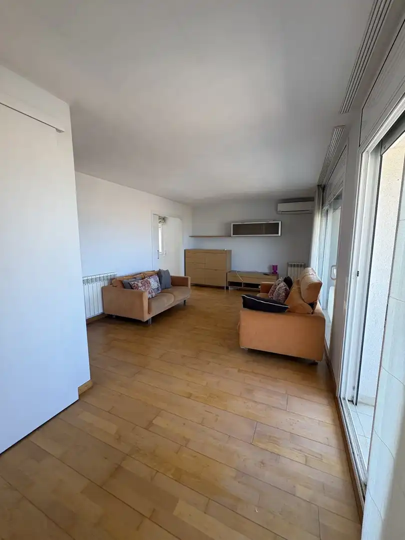 Flat for rent in DE LA CREU DE PALAU, Eixample Sud – Migdia