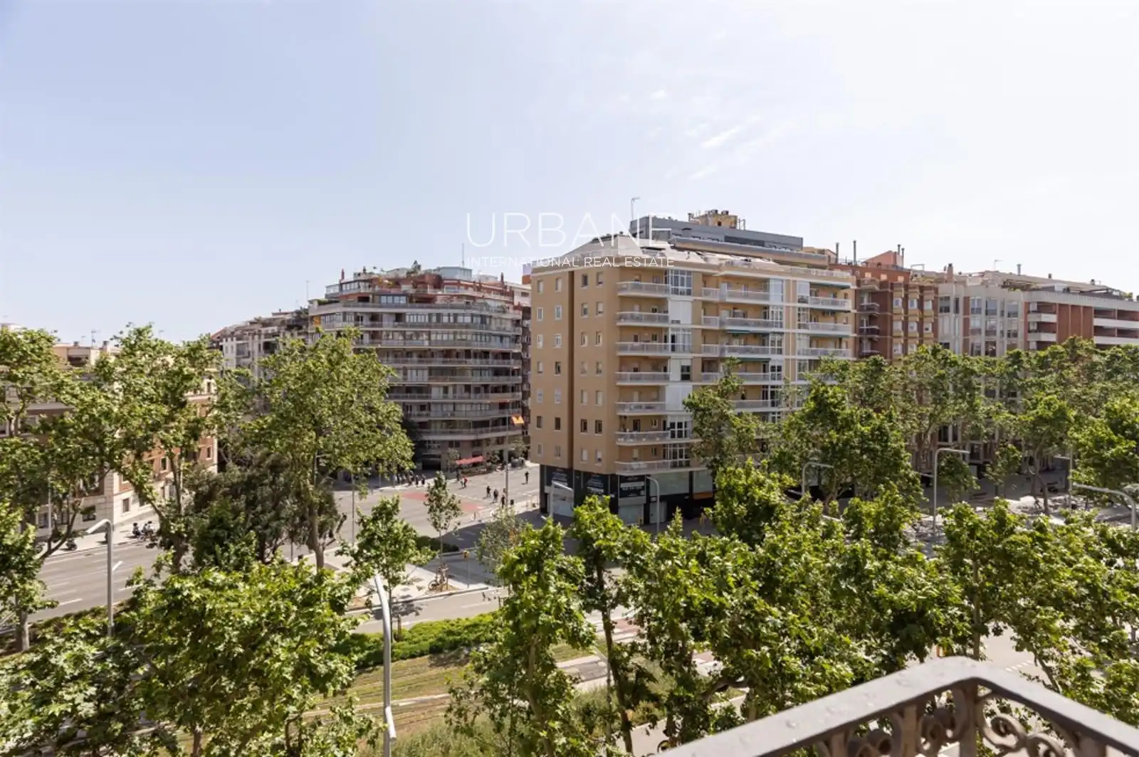 Außenansicht von Dachboden zum Verkauf in Barcelona mit Klimaanlage, Heizung und Terrasse