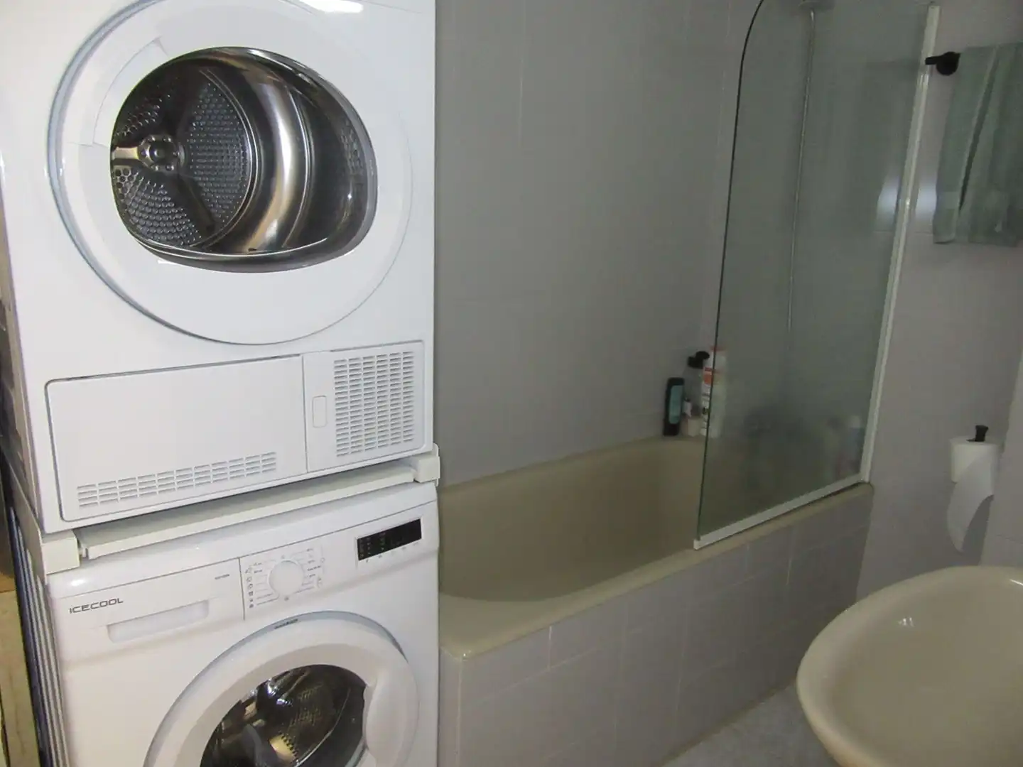 Baño de Apartamento en venta en Jaca con Calefacción, Terraza y Amueblado