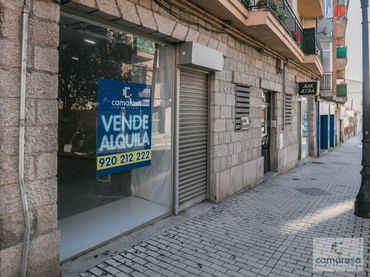 Local comercial de lloguer a Paseo Santo Tomas De 9