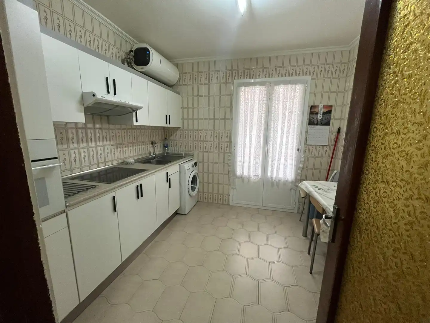 Cocina de Piso en venta en Bermeo con Balcón