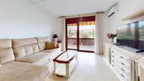 Living room of Flat to rent in  Granada Capital  with Air Conditioner and Community pool