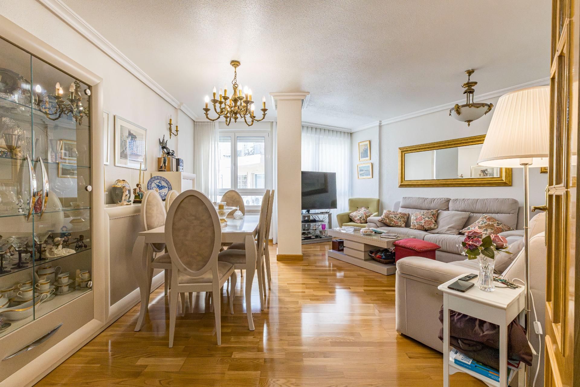 Living room of Flat for sale in  Murcia Capital  with Air Conditioner, Parquet flooring and Storage room