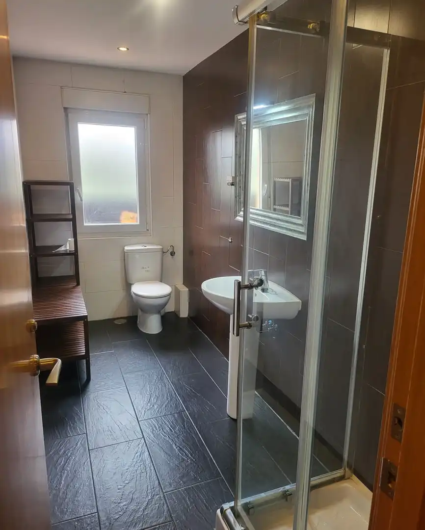 Baño de Piso en venta en Santander con Calefacción
