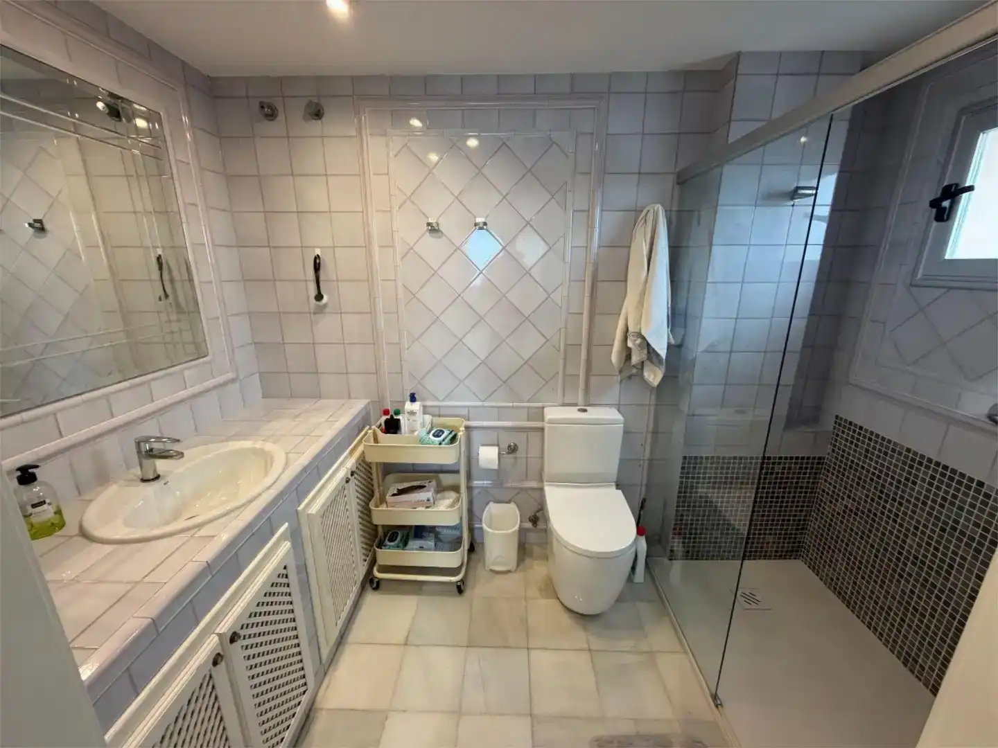 Bany de Apartament en venda en El Puig de Santa Maria amb Aire condicionat, Piscina i Balcó