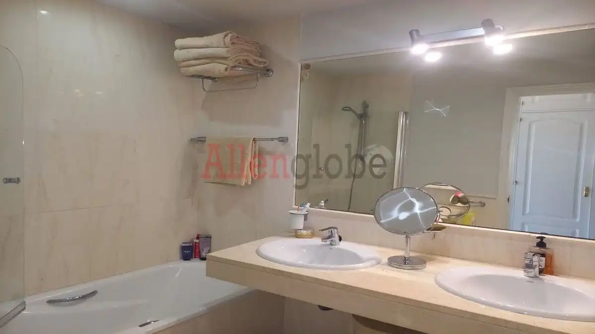 Flat with terrace for sale in San Pedro de Alcántara, imagen 11