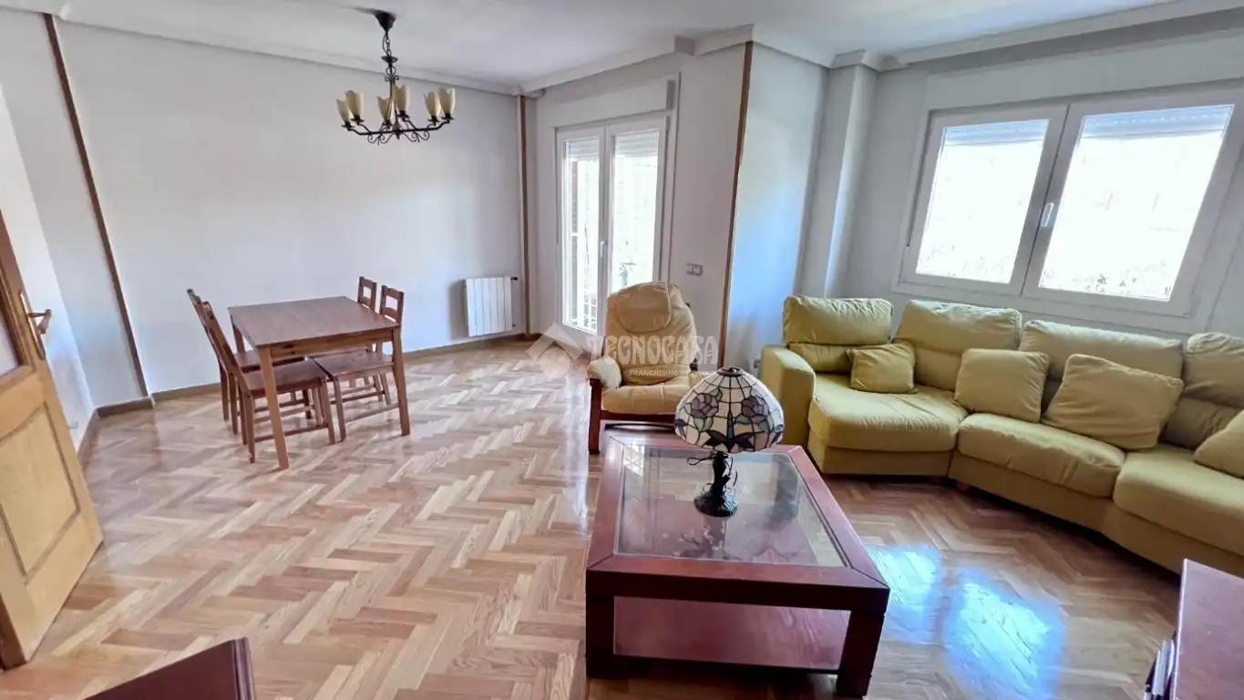 Sala d'estar de Casa adosada en venda en Alcalá de Henares