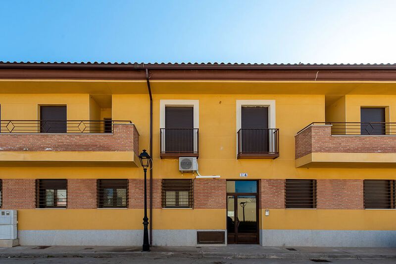 Exterior view of Garage for sale in Calera y Chozas