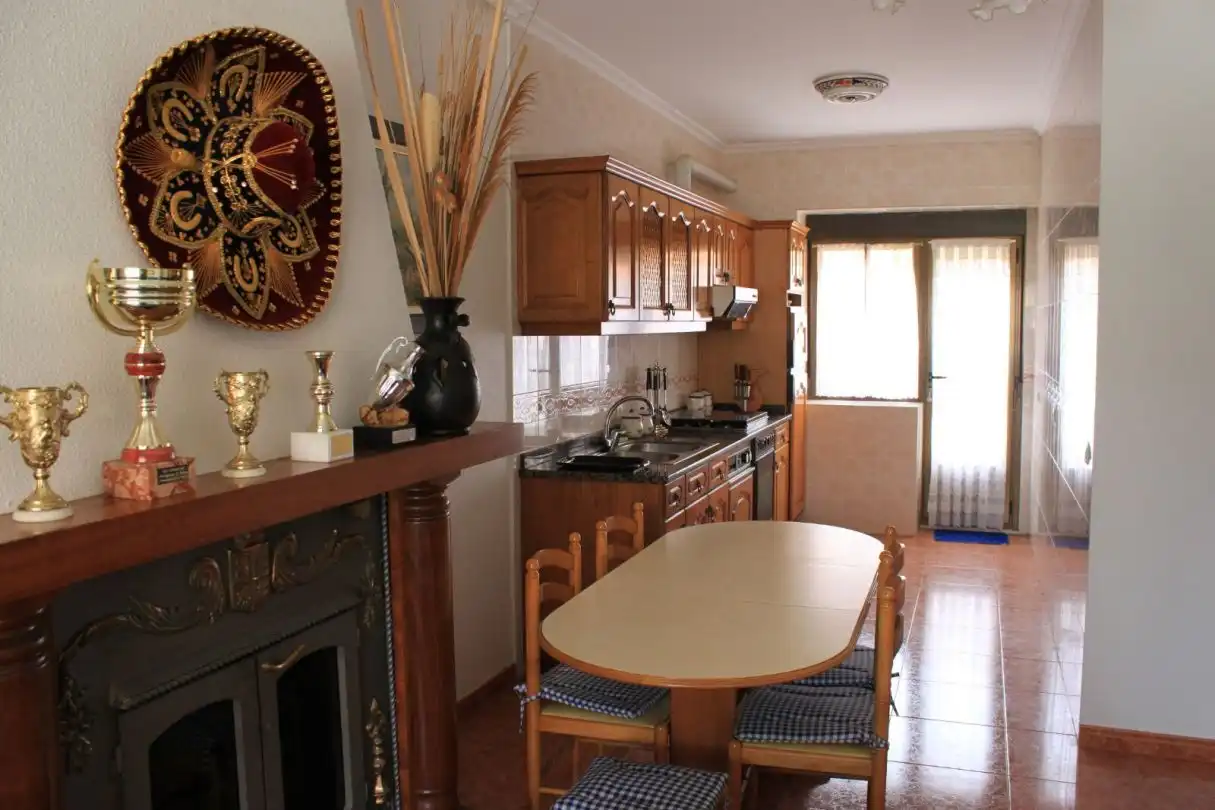 Cocina de Casa o chalet en venta en Cascajares de la Sierra con Calefacción y Amueblado