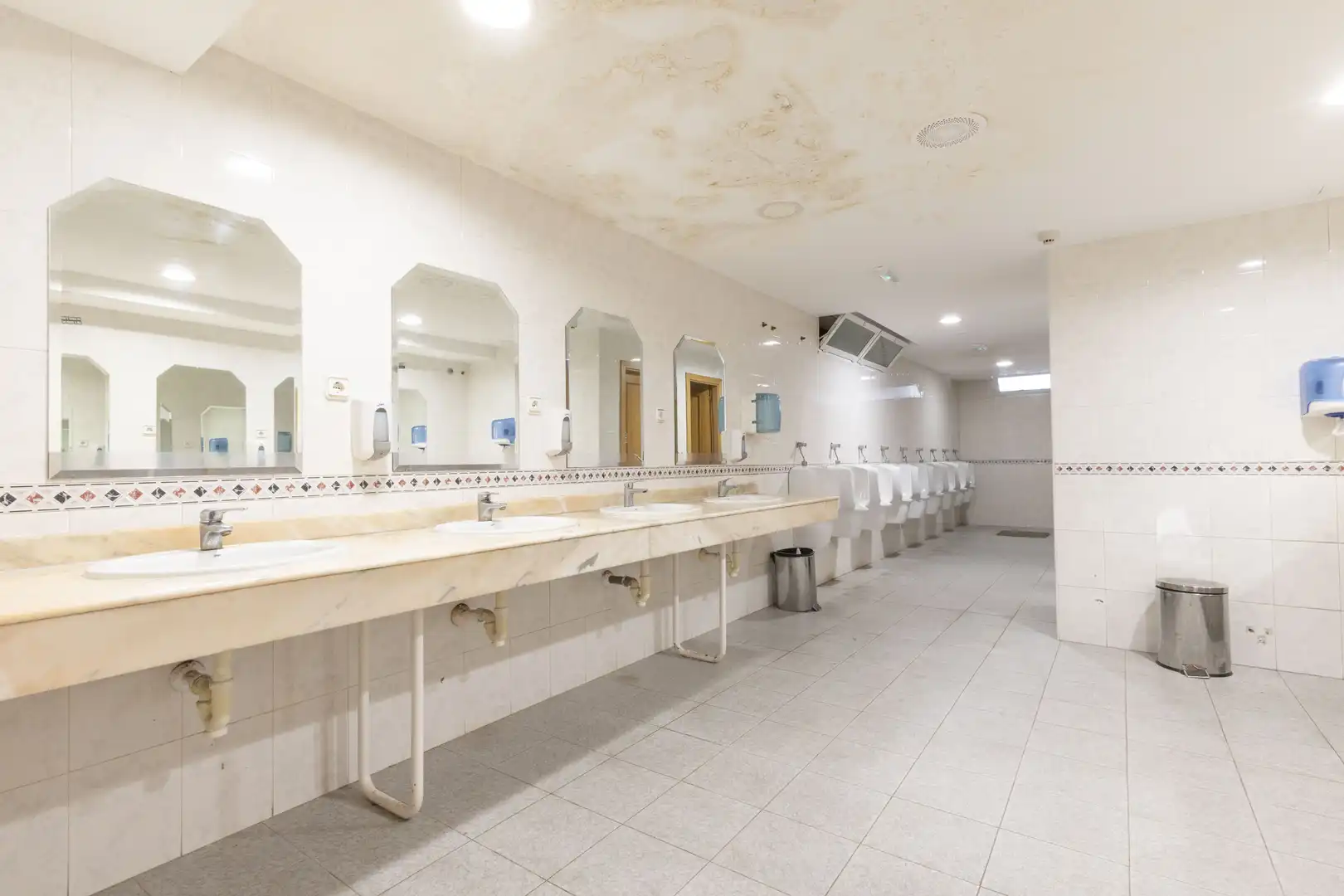 Baño de Edificio en venta en Cavia