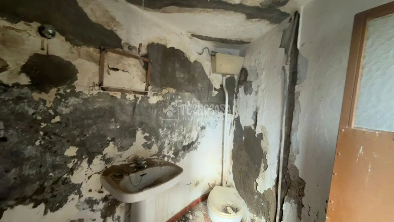 Baño de Casa o chalet en venta en La Lantejuela  con Balcón
