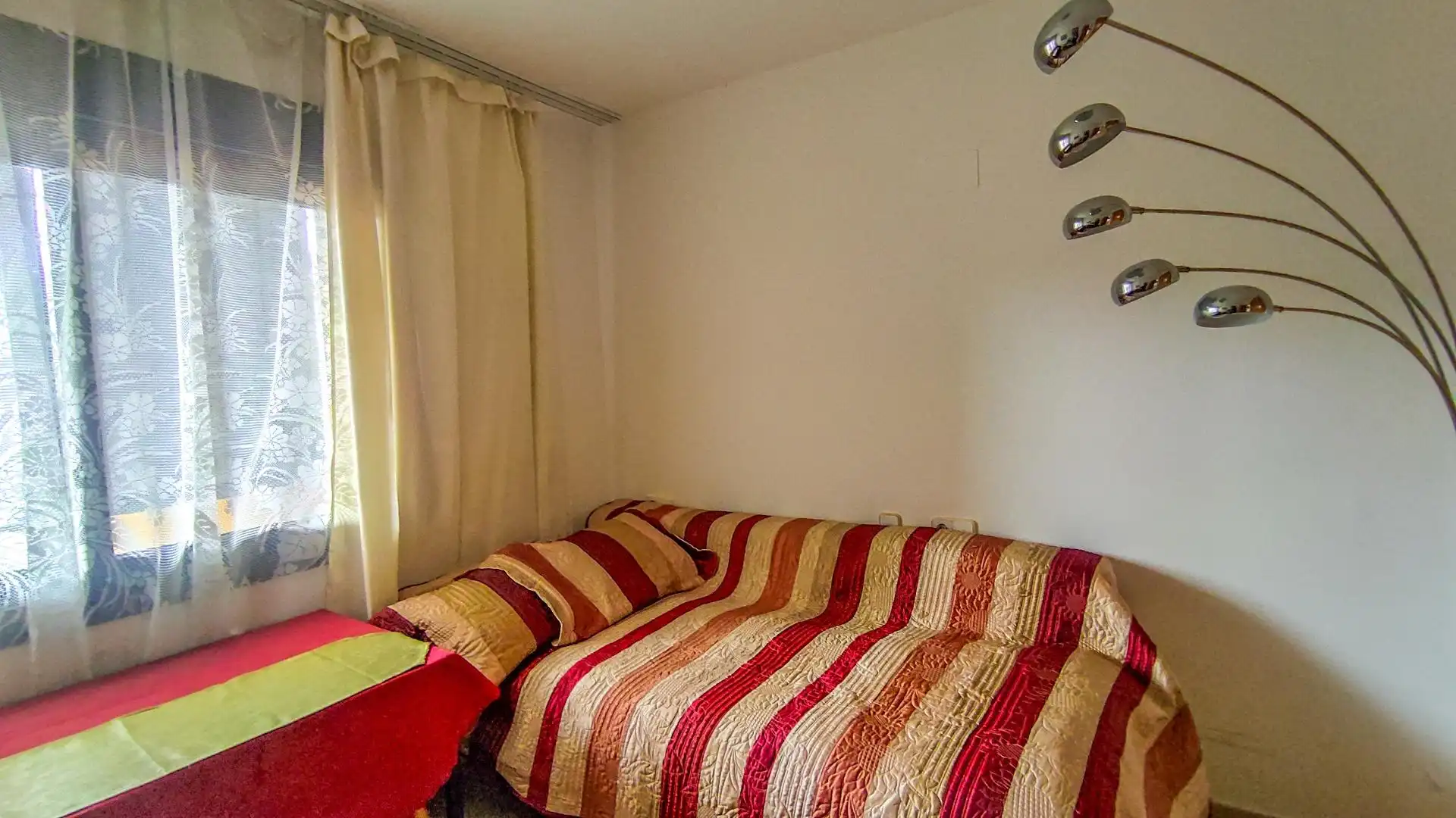 Dormitori de Apartament en venda en Villajoyosa / La Vila Joiosa amb Aire condicionat, Moblat i Piscina comunitària