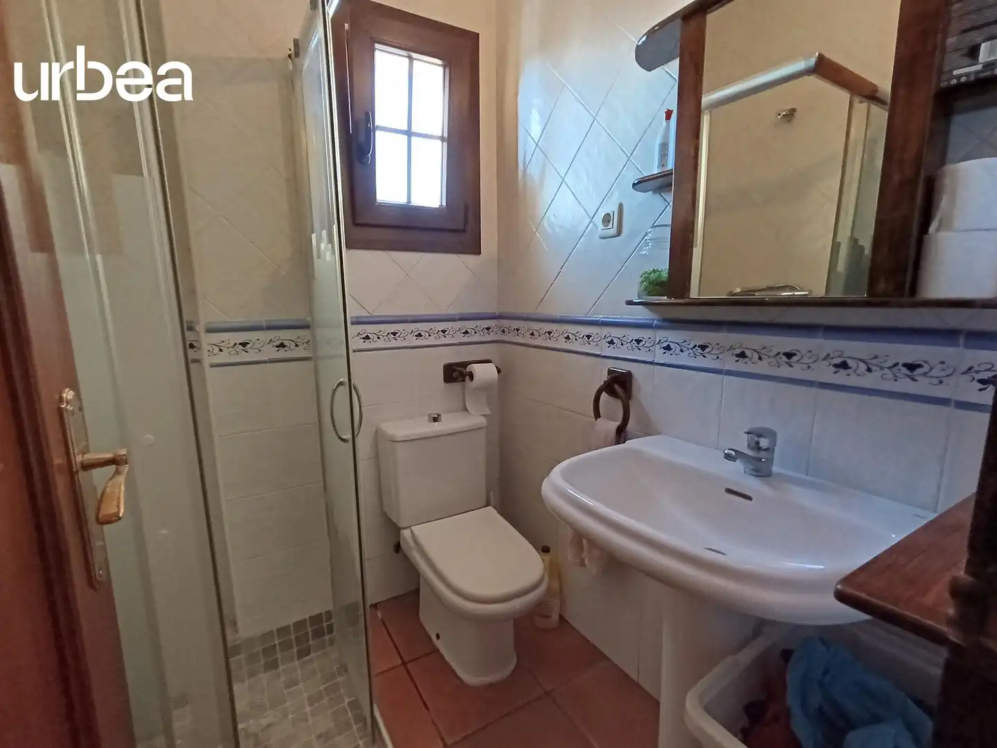 Bany de Casa adosada en venda en Pizarra amb Aire condicionat, Terrassa i Jacuzzi