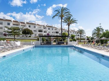 Mini appartamento con piscina in vendita a Nueva Andalucía